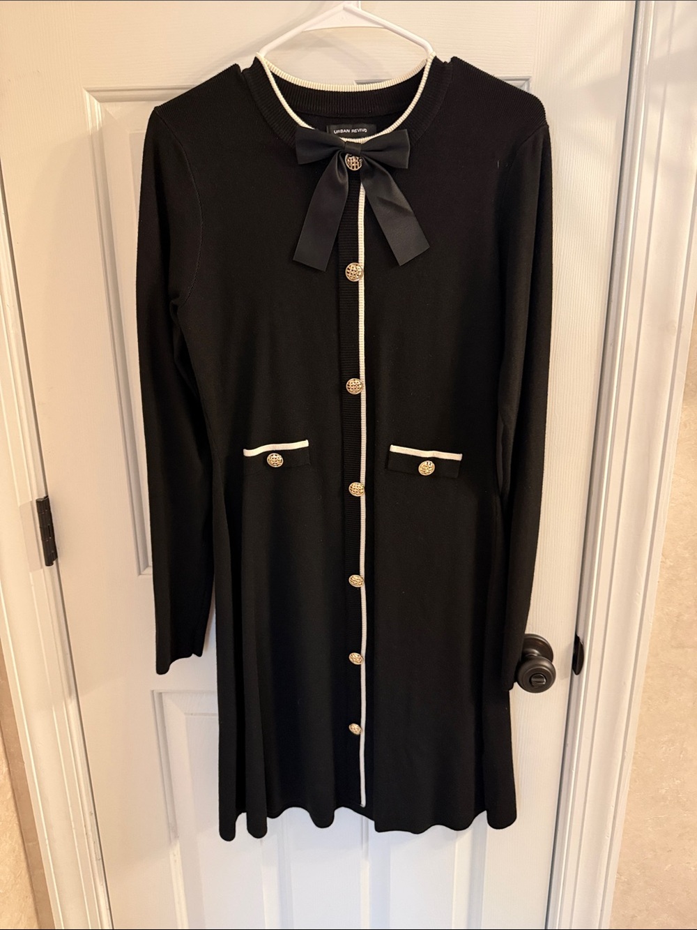 Classic Black Bow-Accent Long Sleeve Dress